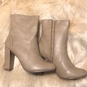 Liliana Taupe Ankle heeled booties size 10